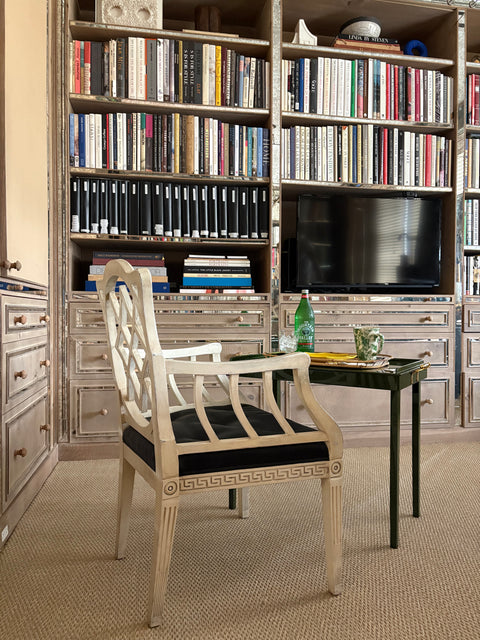 TV TABLE